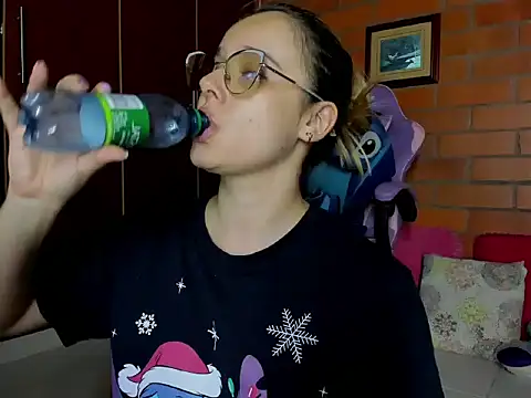 cristalprincess  online show from 04/16/26, 11:29