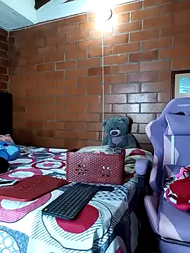 Snapshot of cristalprincess_ chatting on 02/23/26, 01:40 cristalprincess online show from 02/23/26, 01:40