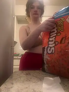 Snapshot of flowergirl88 chatting on 02/28/26, 03:17 flowergirl88 online show from 02/28/26, 03:17