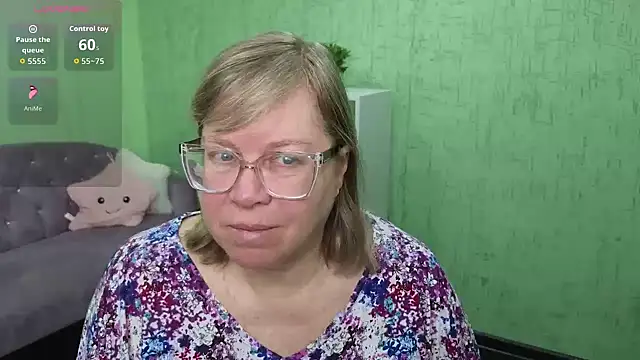 Snapshot of Emma_Eclipsee chatting on 02/05/26, 09:16 Emma Eclipsee online show from 02/05/26, 09:16