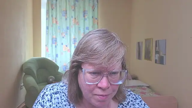 Snapshot of Emma_Eclipsee chatting on 05/10/26, 11:25 Emma Eclipsee online show from 05/10/26, 11:25