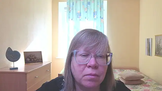 Snapshot of Emma_Eclipsee chatting on 03/08/26, 10:51 Emma Eclipsee online show from 03/08/26, 10:51