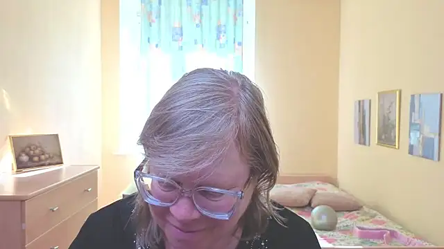 Snapshot of Emma_Eclipsee chatting on 03/15/26, 11:06 Emma Eclipsee online show from 03/15/26, 11:06