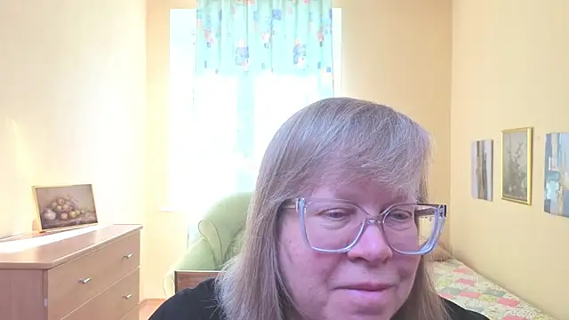 Snapshot of Emma_Eclipsee chatting on 03/11/26, 11:15 Emma Eclipsee online show from 03/11/26, 11:15