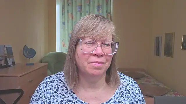 Snapshot of Emma_Eclipsee chatting on 02/16/26, 07:29 Emma Eclipsee online show from 02/16/26, 07:29