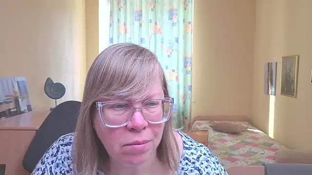 Snapshot of Emma_Eclipsee chatting on 02/19/26, 08:22 Emma Eclipsee online show from 02/19/26, 08:22