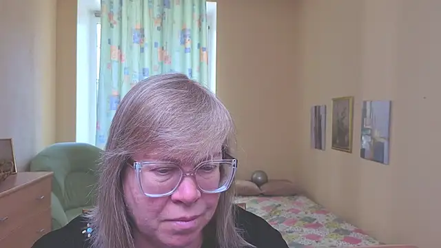 Snapshot of Emma_Eclipsee chatting on 03/25/26, 06:57 Emma Eclipsee online show from 03/25/26, 06:57