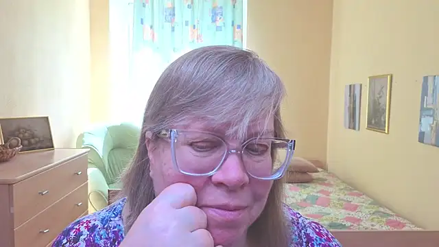 Snapshot of Emma_Eclipsee chatting on 03/29/26, 10:50 Emma Eclipsee online show from 03/29/26, 10:50