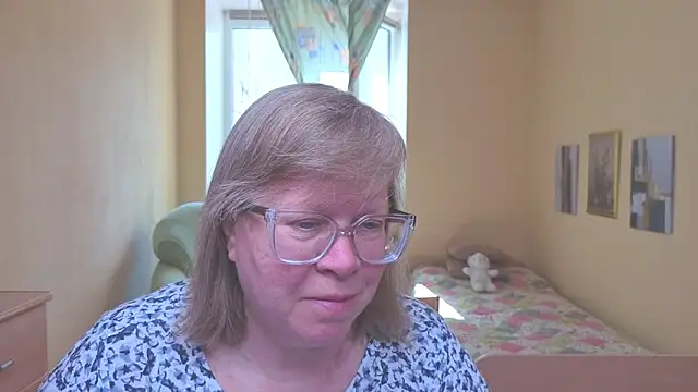 Snapshot of Emma_Eclipsee chatting on 05/09/26, 11:24 Emma Eclipsee online show from 05/09/26, 11:24