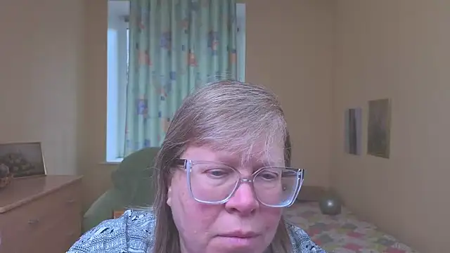 Snapshot of Emma_Eclipsee chatting on 03/19/26, 11:54 Emma Eclipsee online show from 03/19/26, 11:54