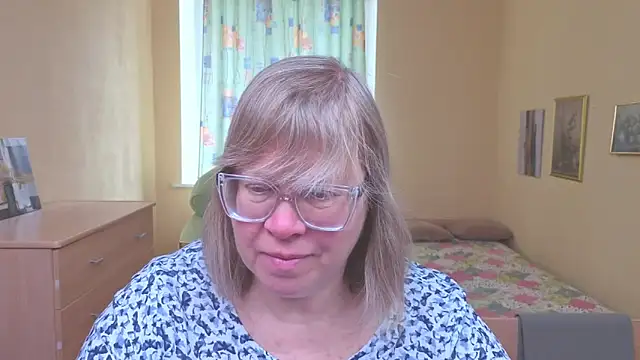 Snapshot of Emma_Eclipsee chatting on 02/24/26, 10:27 Emma Eclipsee online show from 02/24/26, 10:27