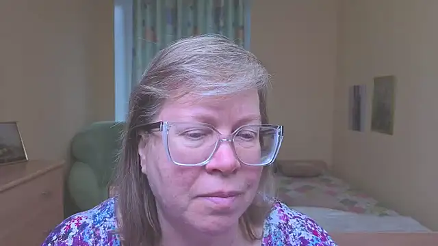 Snapshot of Emma_Eclipsee chatting on 04/05/26, 12:23 Emma Eclipsee online show from 04/05/26, 12:23
