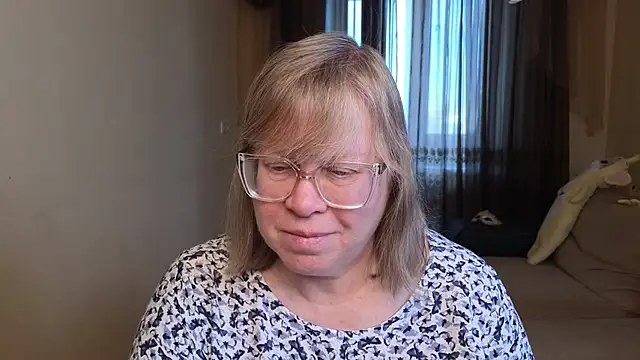 Snapshot of Emma_Eclipsee chatting on 02/21/26, 11:34 Emma Eclipsee online show from 02/21/26, 11:34