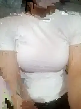 Snapshot of quynhlyyy chatting on 04/06/26, 01:23 quynhlyyy online show from 04/06/26, 01:23