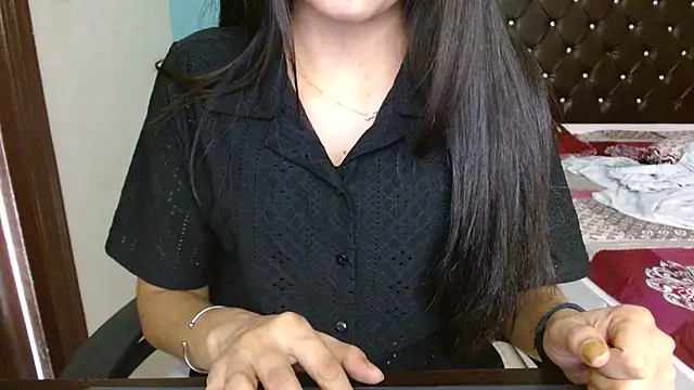 Snapshot of Your_lust143 chatting on 06/17/26, 02:33 Your lust143 online show from 06/17/26, 02:33