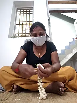 Tamil Hot Nisha online show from 02/25/26, 05:13