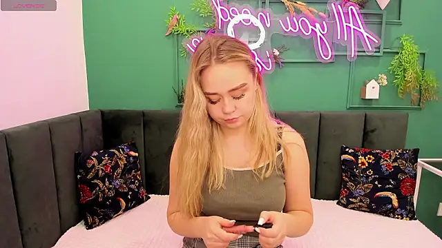 BellaAiry online show from 02/11/26, 01:38