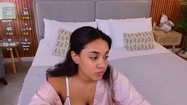 Luna Cortier online show from 03/06/26, 07:25