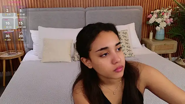 Snapshot of Luna_Cortier chatting on 06/03/26, 05:08 Luna Cortier online show from 06/03/26, 05:08