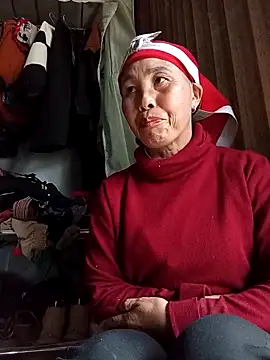 Snapshot of lena-cute chatting on 02/15/26, 08:13 lena-cute online show from 02/15/26, 08:13