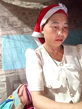 lena-cute online show from 04/05/26, 03:08