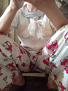 lena-cute online show from 04/05/26, 02:29