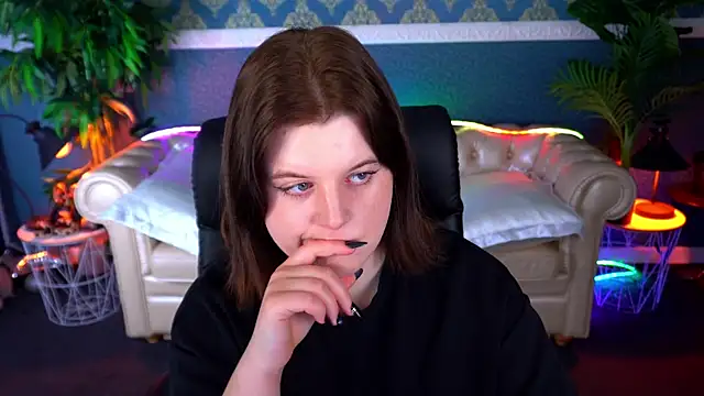 KristiFoxy online show from 04/13/26, 05:33