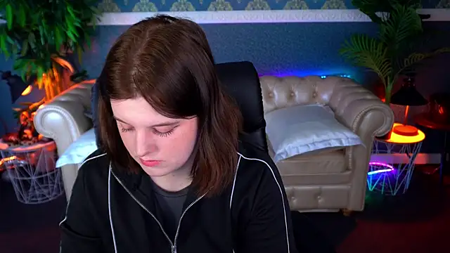 KristiFoxy online show from 04/12/26, 05:11