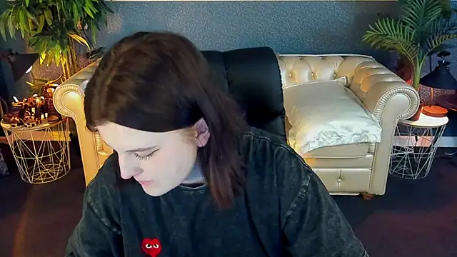 KristiFoxy online show from 05/11/26, 06:49