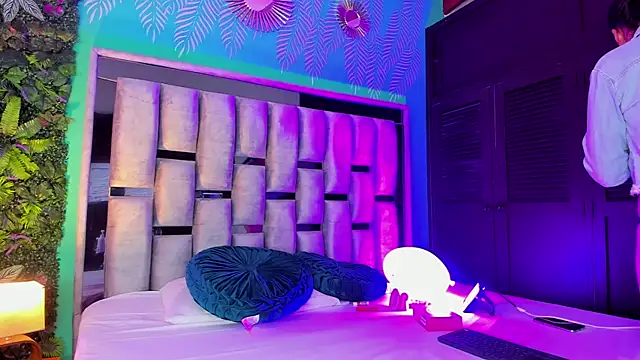 Snapshot of Mari_cooper1 chatting on 02/25/26, 11:54 Mari cooper1 online show from 02/25/26, 11:54