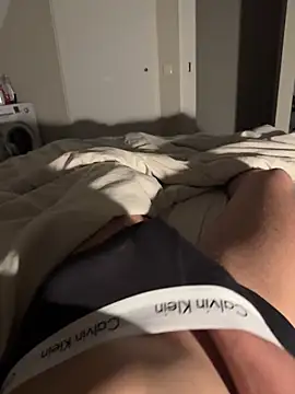 Snapshot of Robertocavall chatting on 02/17/26, 08:39 Robertocavall online show from 02/17/26, 08:39