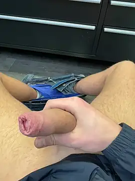 Snapshot of Robertocavall chatting on 02/21/26, 04:53 Robertocavall online show from 02/21/26, 04:53