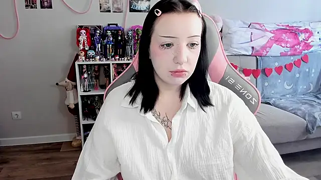 MollysLand online show from 03/04/26, 08:33