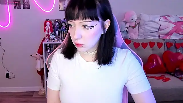 MollysLand online show from 02/11/26, 07:41