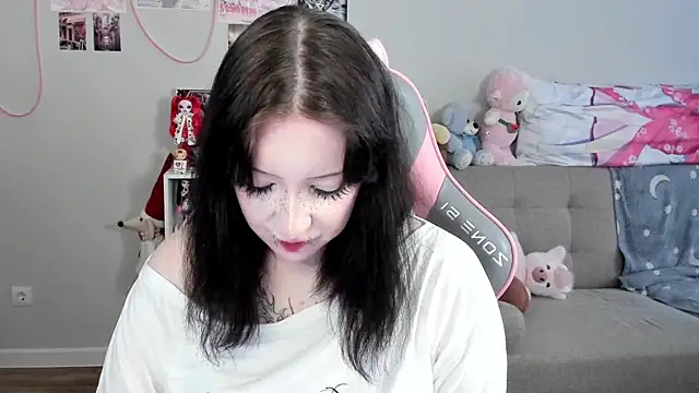 MollysLand online show from 04/13/26, 09:35