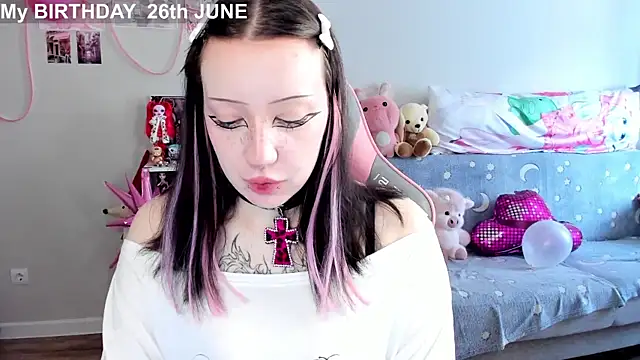 MollysLand online show from 06/25/26, 08:41