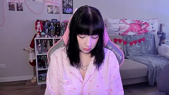 MollysLand online show from 02/24/26, 07:42