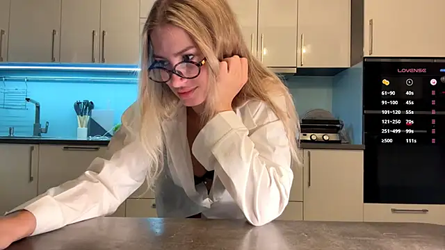 SoftnessMila online show from 04/15/26, 03:49