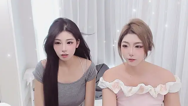 hotgirl0111 online show from 05/30/26, 10:43