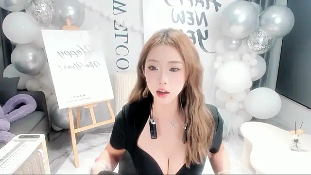 hotgirl0111 online show from 02/11/26, 12:27