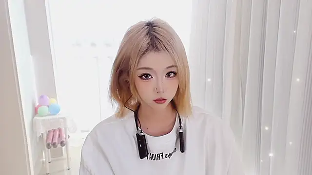 hotgirl0111 online show from 05/04/26, 08:50