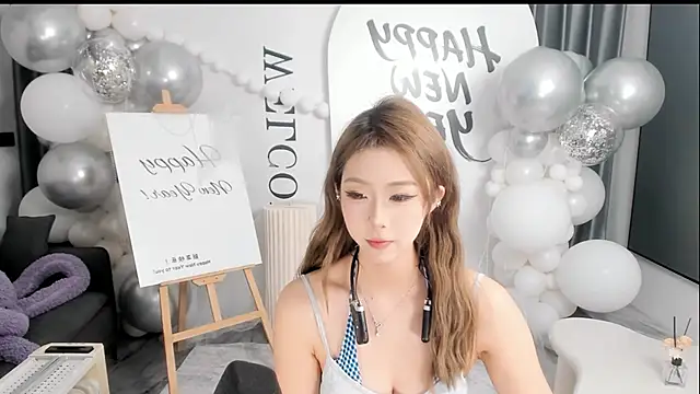 hotgirl0111 online show from 02/12/26, 10:48