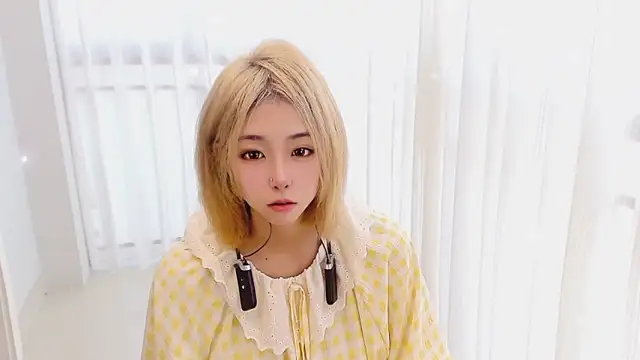 hotgirl0111 online show from 04/18/26, 04:26