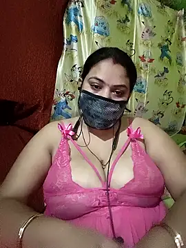 06Rozi online show from 04/05/26, 04:08