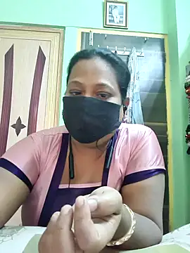 Snapshot of 06Rozi chatting on 02/25/26, 05:29 06Rozi online show from 02/25/26, 05:29