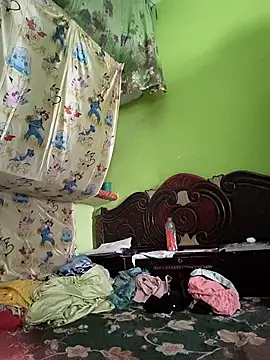 06Rozi online show from 04/15/26, 08:09