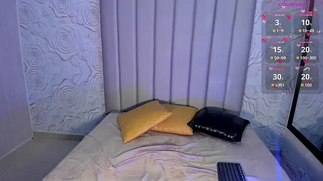 Lya dubois  online show from 03/08/26, 03:48