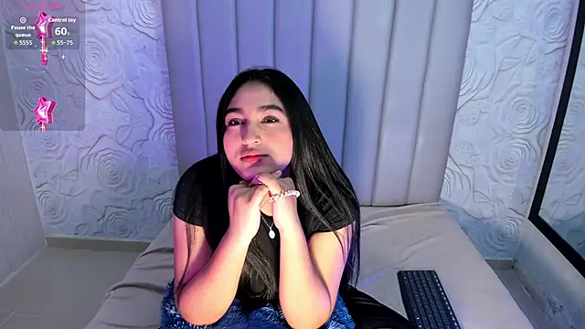 Lya dubois  online show from 03/04/26, 09:00