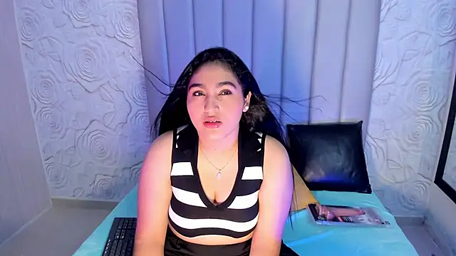 Lya dubois  online show from 03/06/26, 08:26