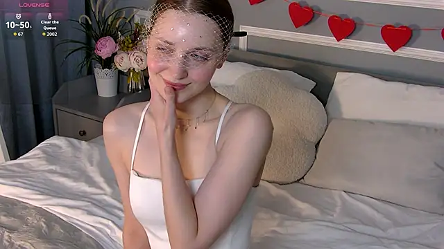 EmmaSagge online show from 06/19/26, 06:52